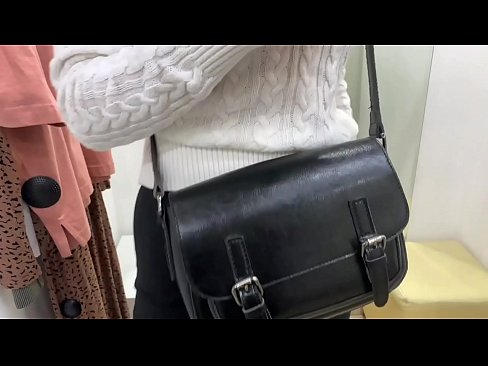 ❤️ Masturbação pública da jovem cadela FeralBerry com um dildo no provador Porno vídeo em pt.yespornpics.ru ﹏